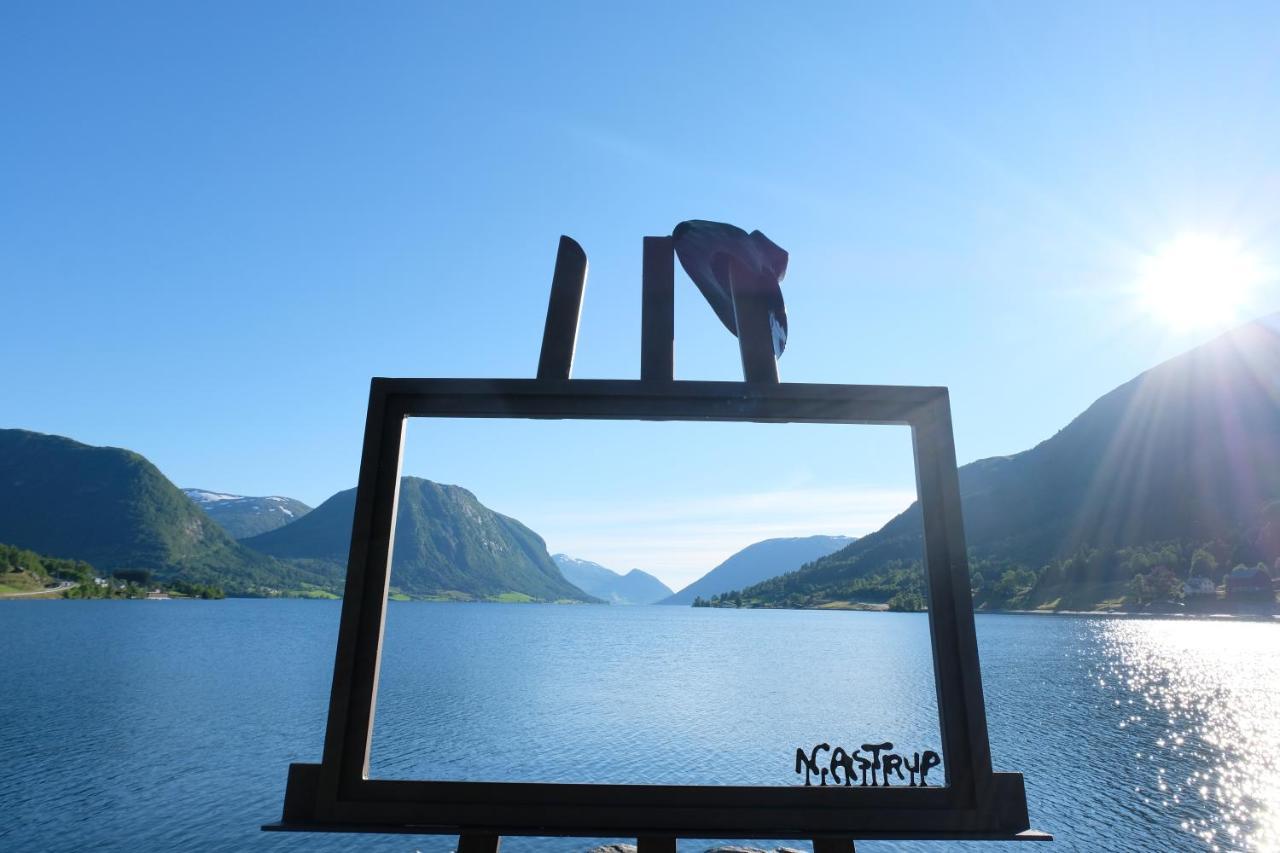 Apartment With Lake View In Jolster Ardal  Bagian luar foto