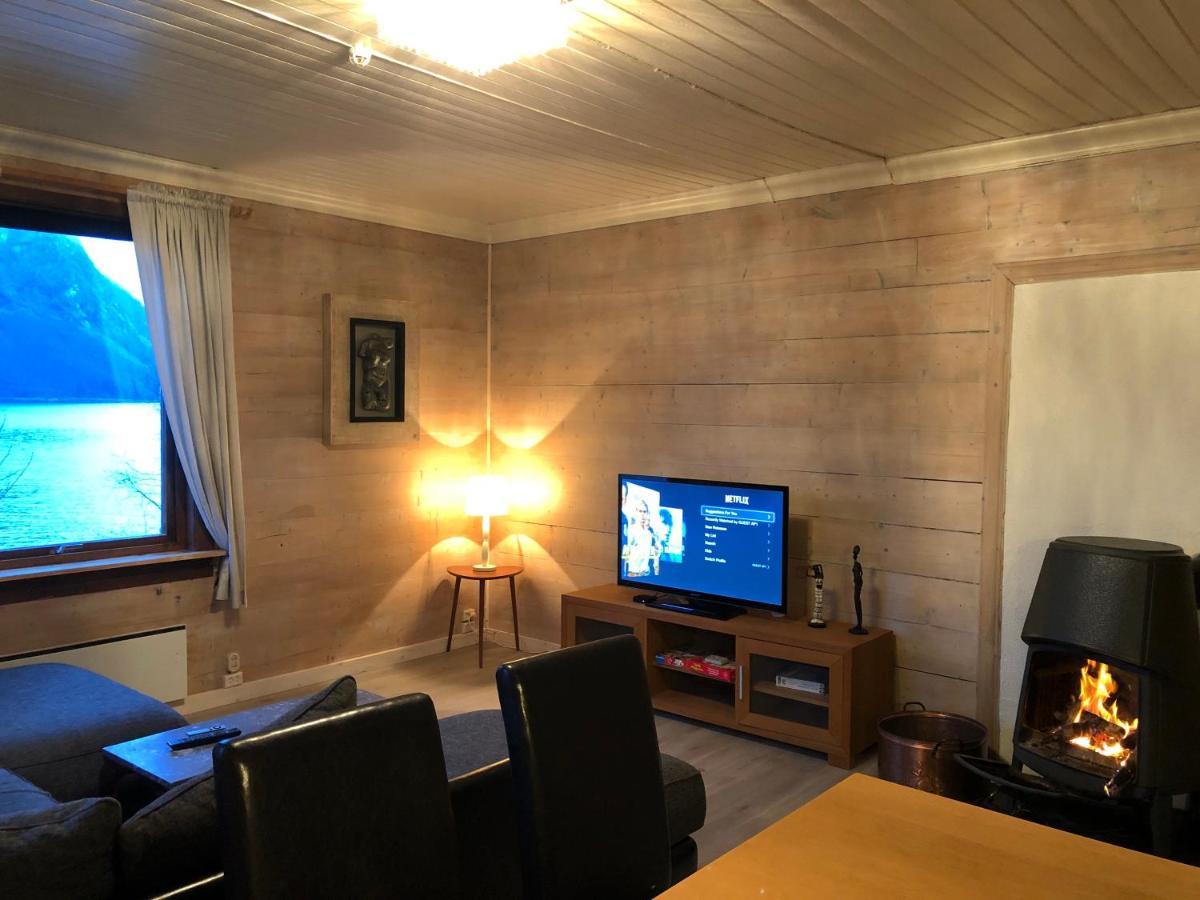Apartment With Lake View In Jolster Ardal  Bagian luar foto