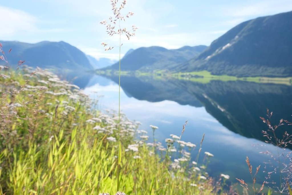 Apartment With Lake View In Jolster Ardal  Bagian luar foto