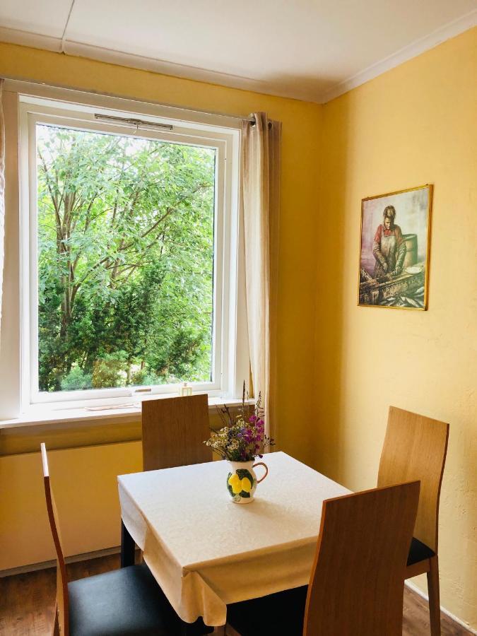 Apartment With Lake View In Jolster Ardal  Bagian luar foto