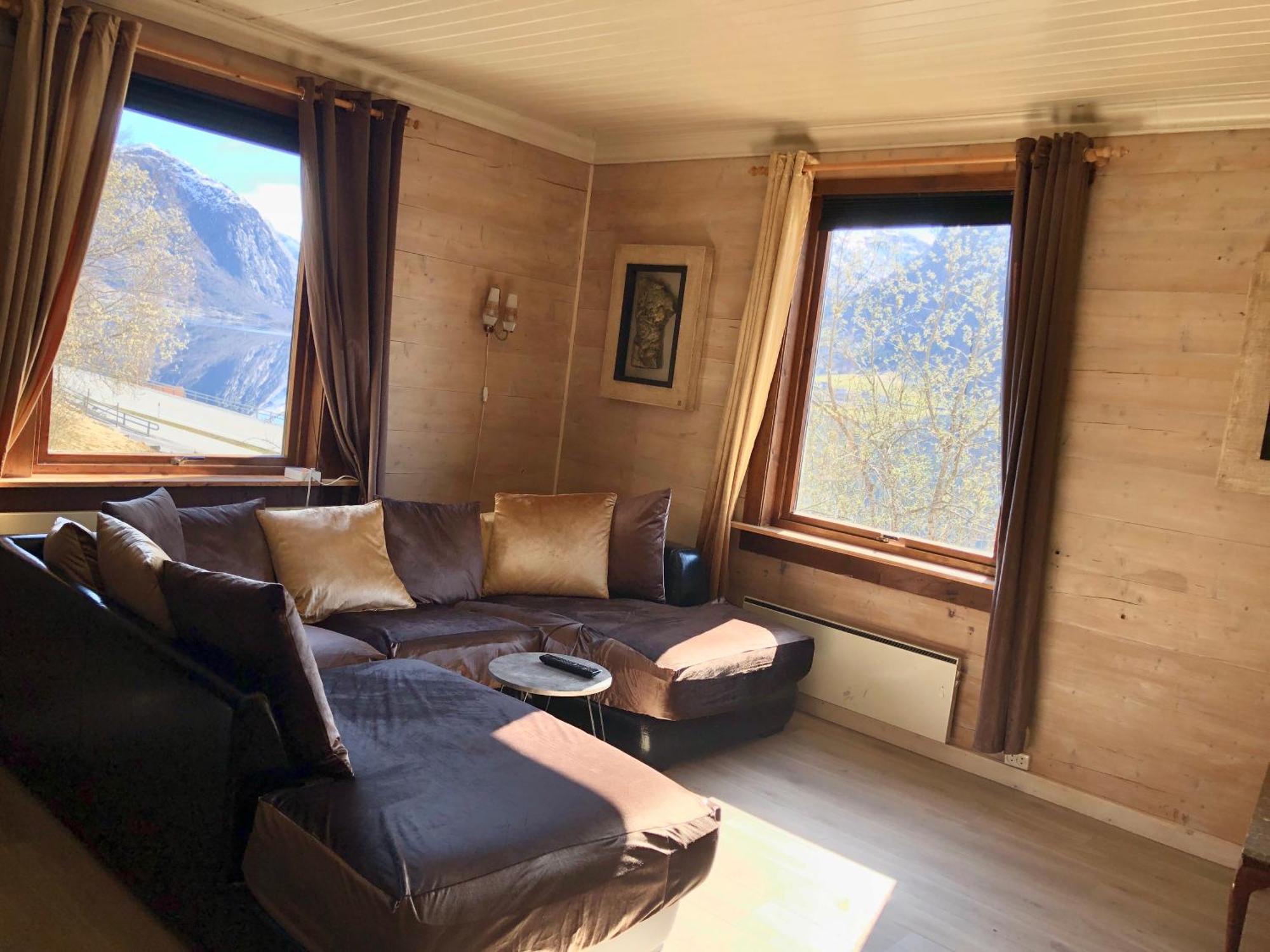 Apartment With Lake View In Jolster Ardal  Bagian luar foto