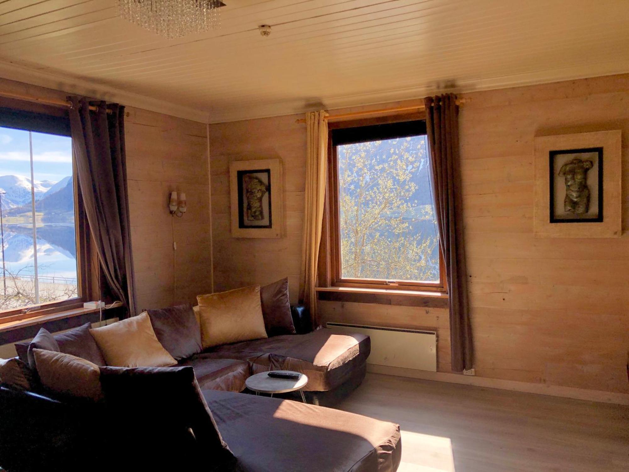 Apartment With Lake View In Jolster Ardal  Bagian luar foto